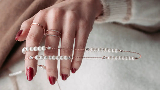 How to Mix and Match Jewelry Like a Pro