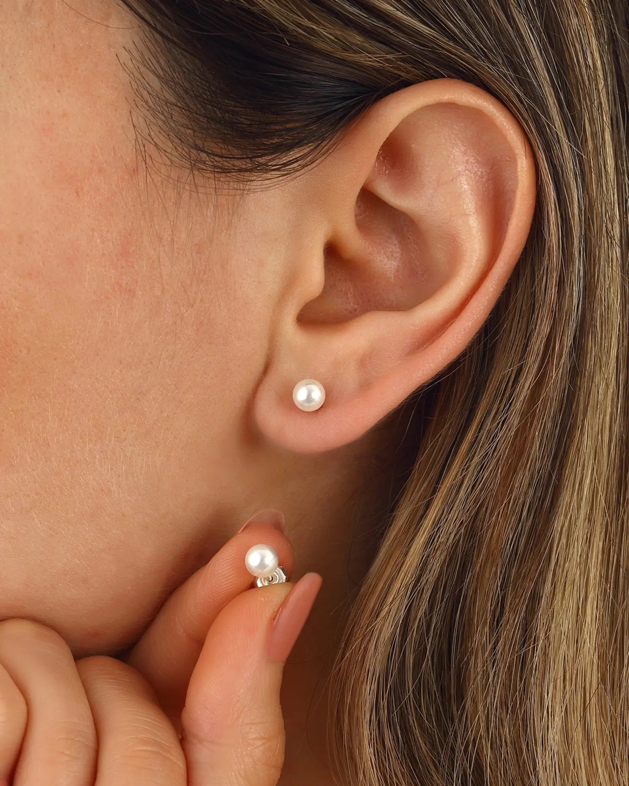 Classic White Freshwater Pearl Button Stud Earrings – 925 Sterling Silver | CarlOliver