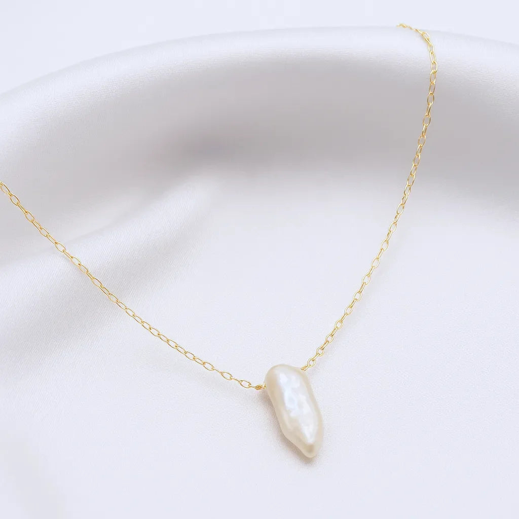 Perla Céleste Pendant Baroque Pearl Drop Necklace