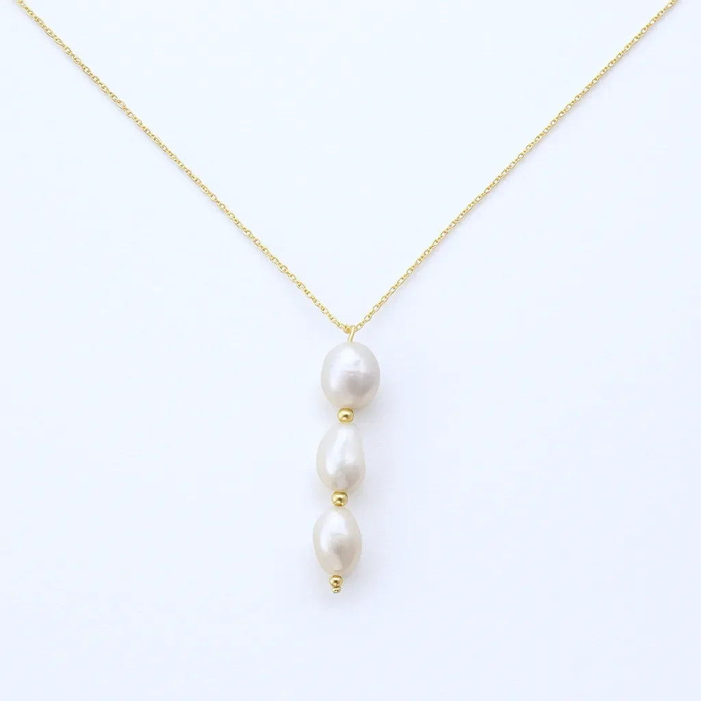 Lueur d’Or Triple Drop Pearl Pendant Necklace