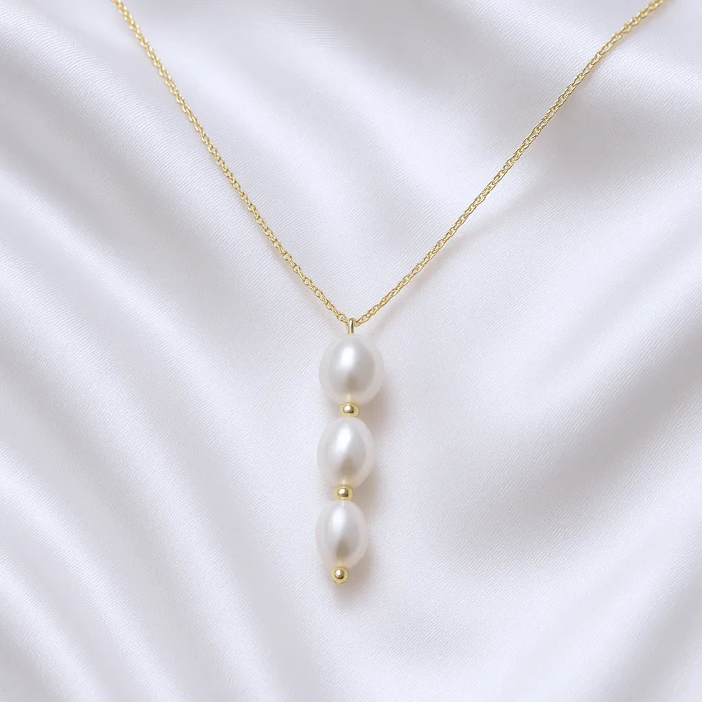 Lueur d’Or Triple Drop Pearl Pendant Necklace
