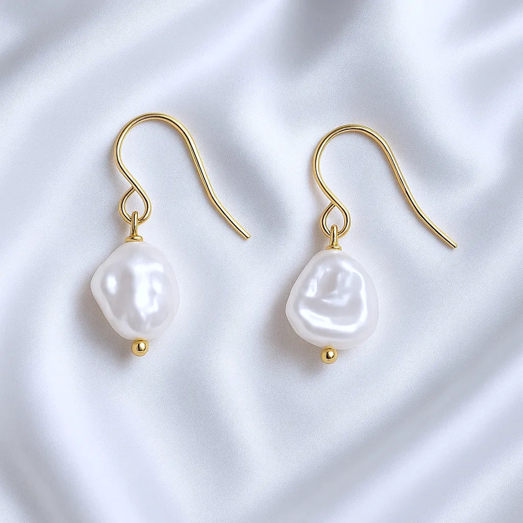 Clair de Rêve Baroque Hook Pearl Earrings