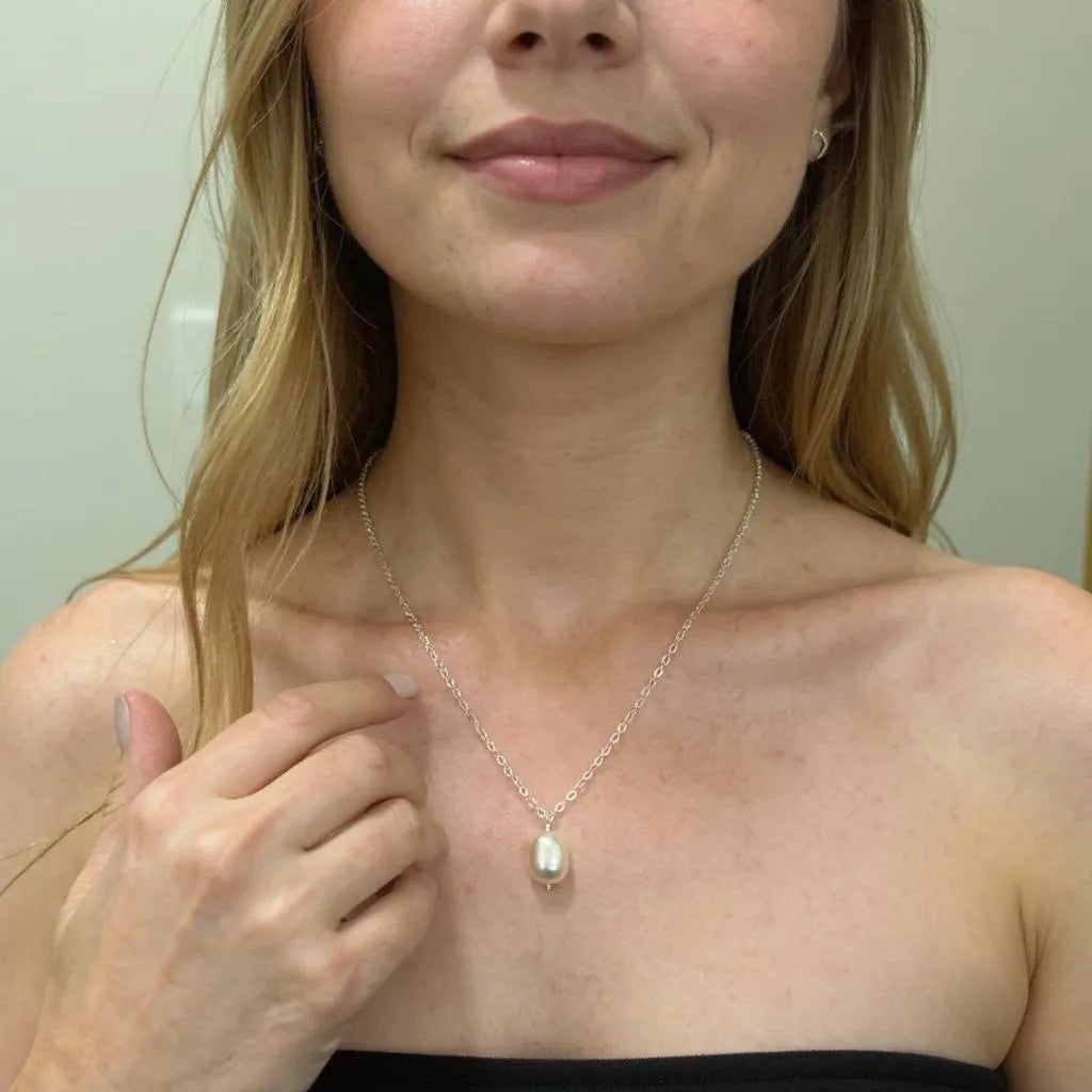 Voile d’Or Silver Single Classic Pearl Necklace
