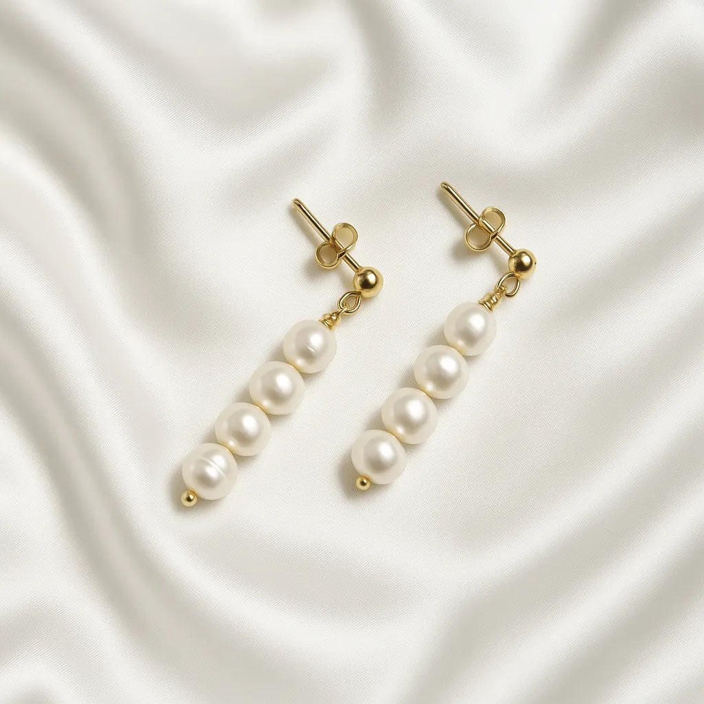 Vent Saphir Stud Earrings & Vent Saphir Pearl Necklace Set