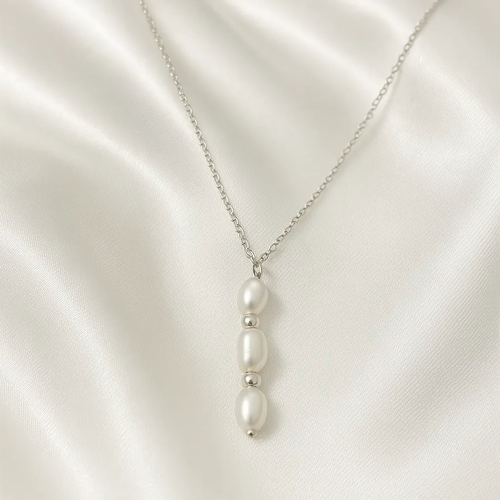Lueur d’Or Silver Triple Drop Pearl Pendant Necklace