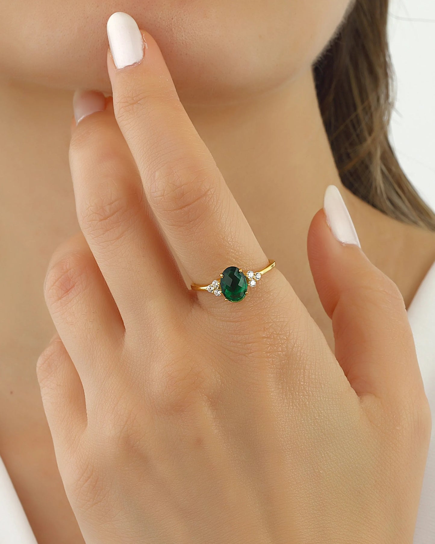 Silver Side Stone Emerald Shaped Emerald Ring