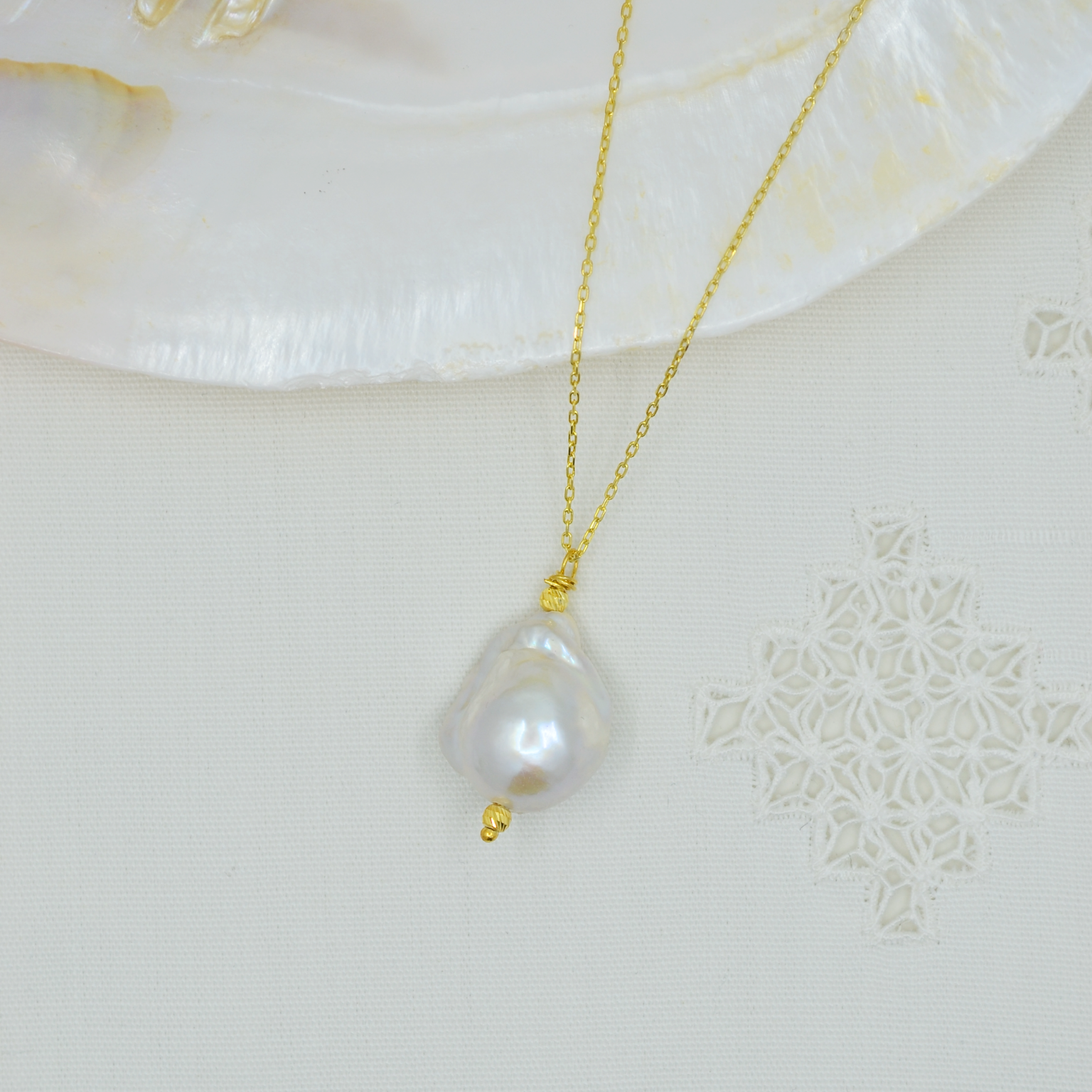 Lys Doré Single Large Baroque Pearl Necklace
